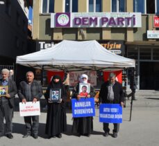 Muşlu aileler evlatlarına kavuşmak için DEM Parti binası önündeki eylemlerini sürdürdü