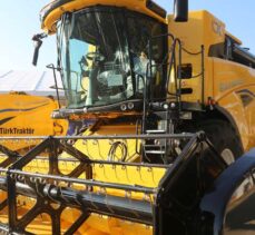 New Holland üç yeni traktörü ve otonom tarım robotlarını Bursa Tarım Fuarı'nda görücüye çıkardı