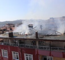 Ordu'da çatı tamiri sırasında iki daire yandı