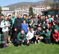 Özel gereksinimli çocuklardan Kocaelispor'a moral ziyareti