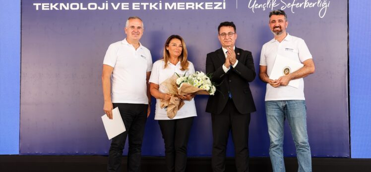 Sabancı Gençlik Seferberliği kapsamında İzmir'de ilk teknoloji merkezi açıldı