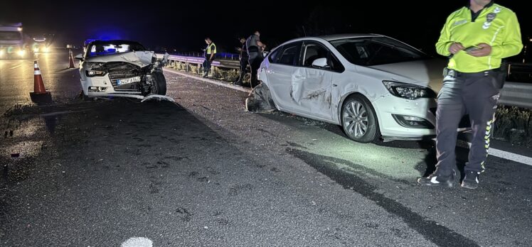 Anadolu Otoyolu'ndaki zincirleme kazada 5 kişi yaralandı