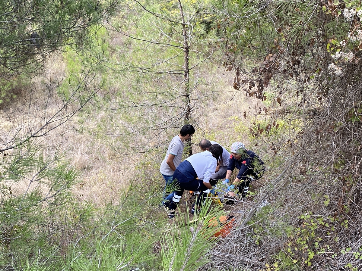 Sakarya'da şarampole devrilen motosikletin sürücüsü yaralandı