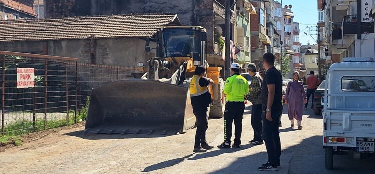 Samsun'da iş makinesinin çarptığı kişi ağır yaralandı