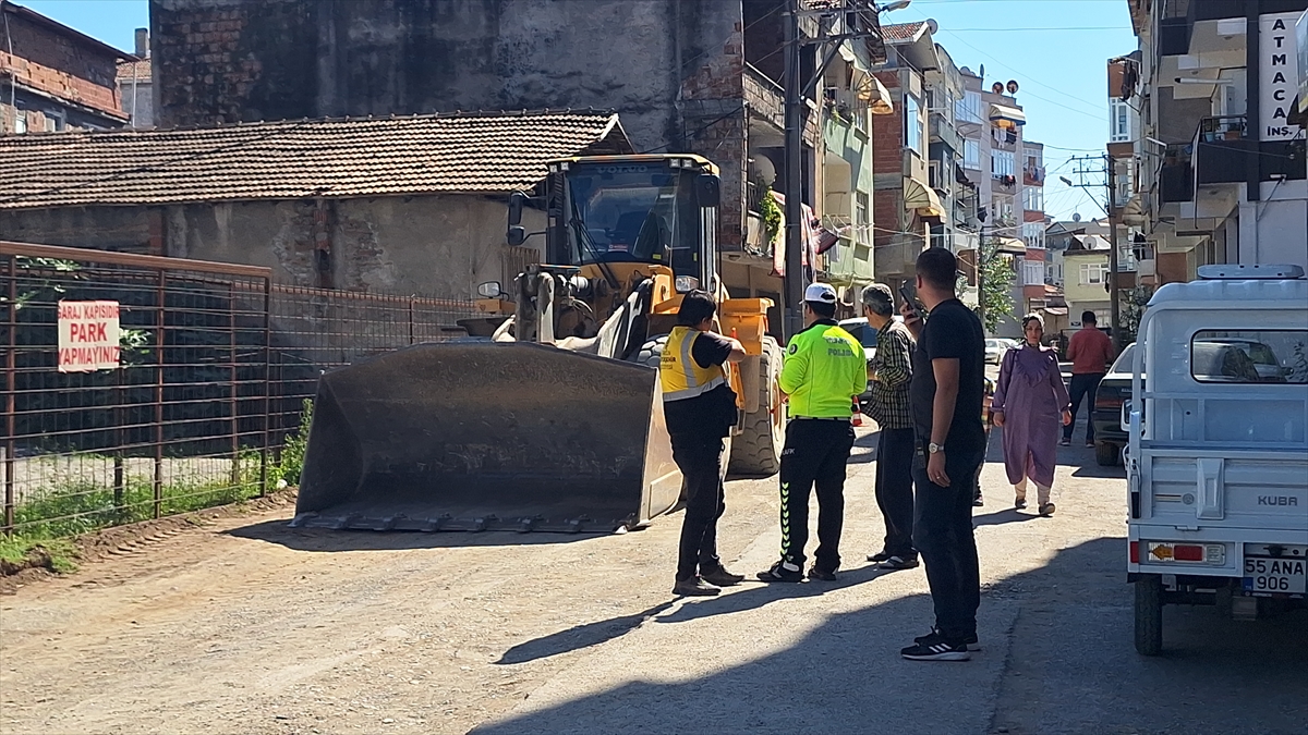 Samsun'da iş makinesinin çarptığı kişi ağır yaralandı