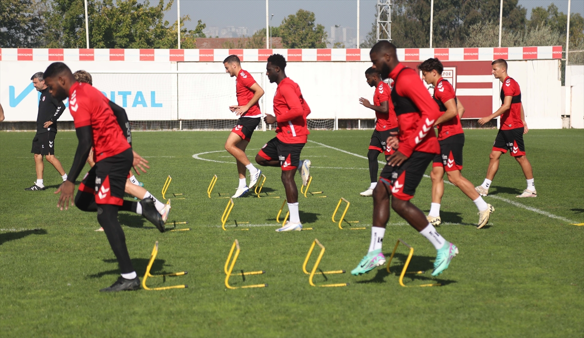 Samsunspor'un takım kaptanı Zeki Yavru: “Öncelikle önemli olan ligi güvenli yerde bitirmek”