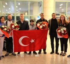 Sırbistan'da altın madalya kazanan milli atıcılar, yurda döndü