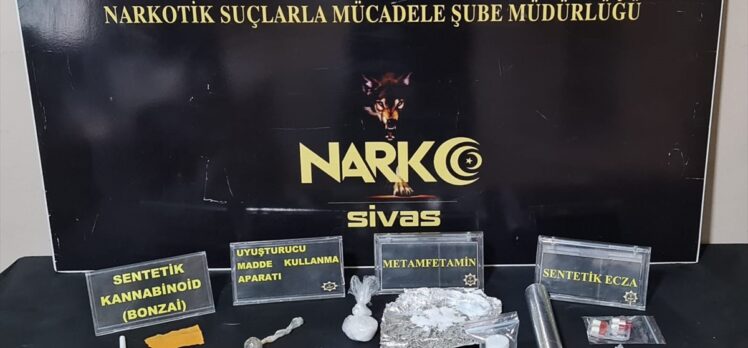 Sivas'ta uyuşturucu operasyonunda yakalanan 5 zanlı tutuklandı