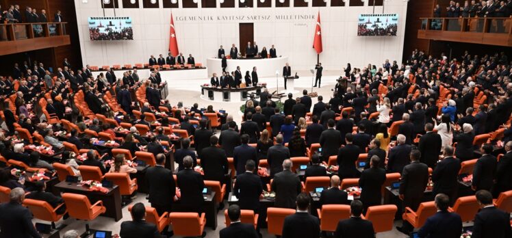 Cumhurbaşkanı Erdoğan: “Yeni anayasanın kutuplaştırıcı değil uzlaştırıcı, yasakçı değil özgürlükçü olması, farklılıklarda değil ortak noktalarda buluşturması sarsılmaz ilkemizdir”