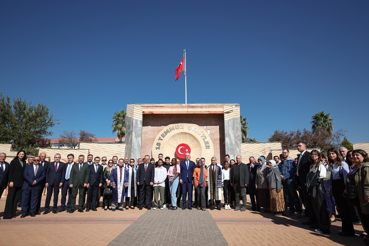 TBMM Başkanı Kurtulmuş, Aydın'da 15 Temmuz Şehitler Anıtı'nı ziyaret etti