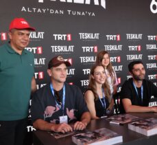 “Teşkilat” dizisinin oyuncuları TEKNOFEST Adana'da ziyaretçilerle buluştu