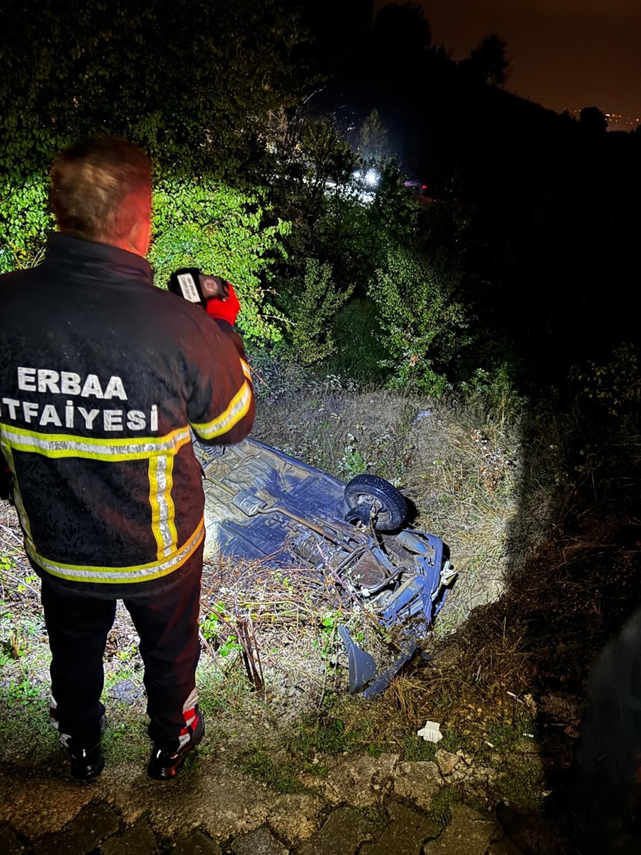 Tokat'ta dereye düşen otomobildeki 3 kişi yaralandı