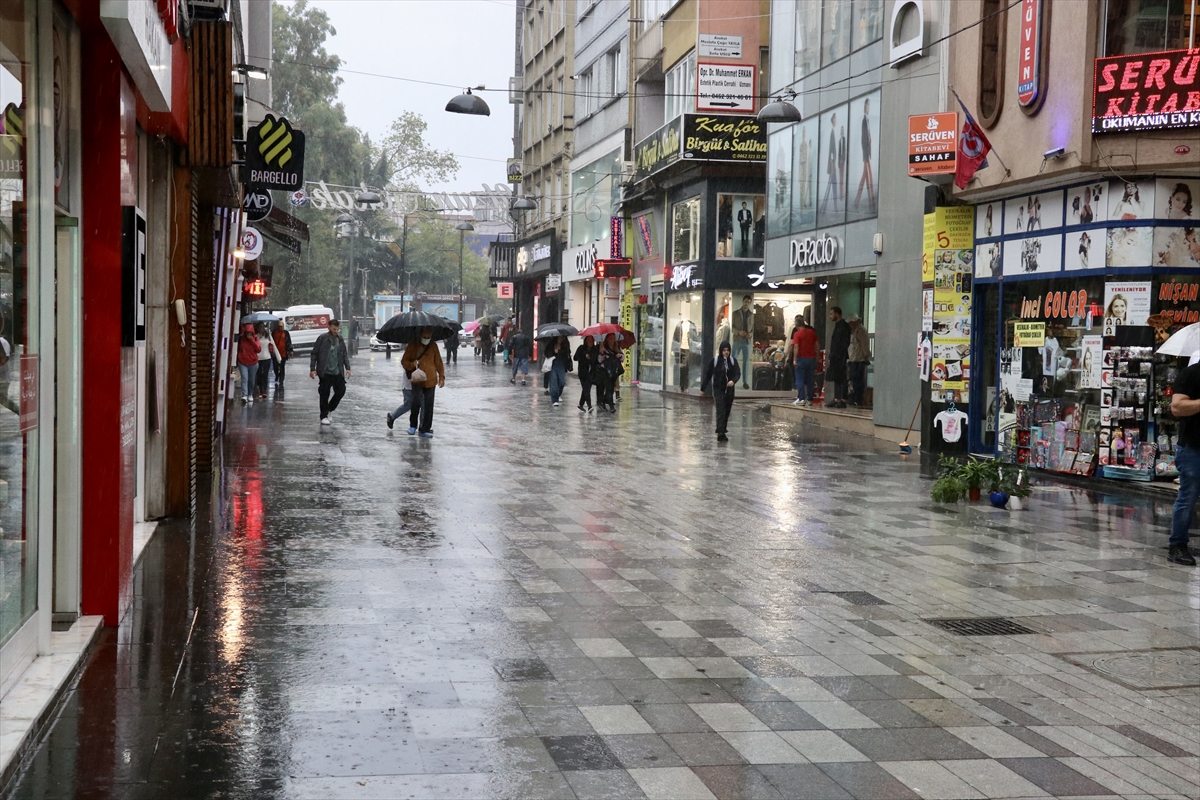 Trabzon'da sağanak etkili oldu