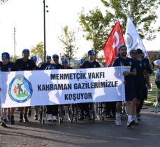 TSK Mehmetçik Vakfı üyeleri, Runkara Uluslararası Yarı Maratonu'nda gazilerle koştu