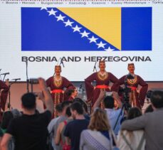 Uluslararası Balkanlılar Halk Dansları Festivali İzmir'de başladı