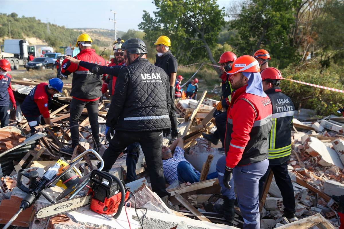 Uşak'ta 6 saat süren deprem tatbikatı yapıldı