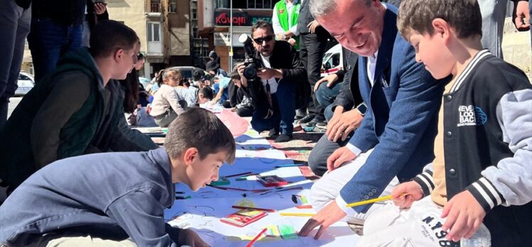 Van, Hakkari ve Bitlis'te çocuklar Filistin'e destek için resim çizdi