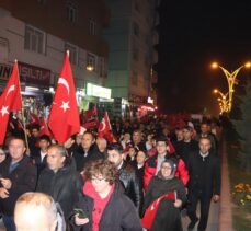 Van'da 29 Ekim Cumhuriyet Bayramı fener alaylarıyla kutlandı