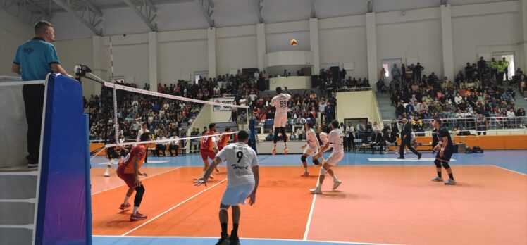 Voleybol: SMS Grup Efeler Ligi