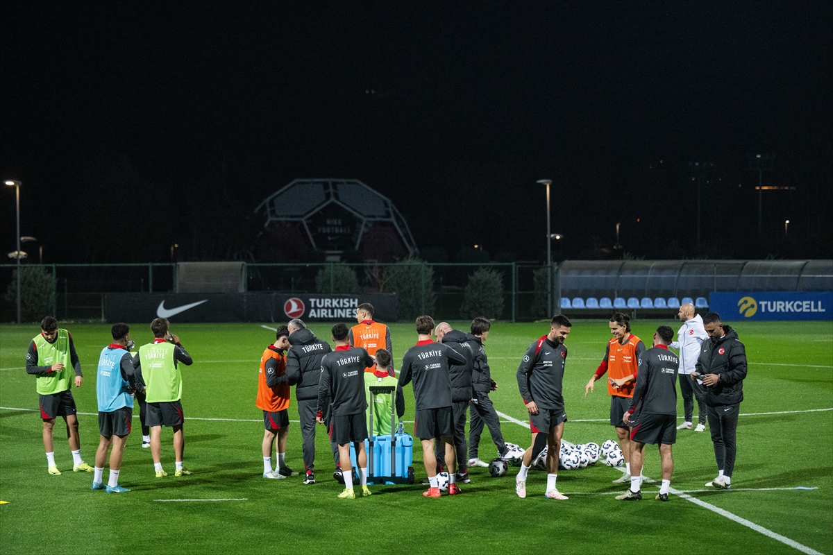 A Milli Futbol Takımı, Galler maçının hazırlıklarına başladı