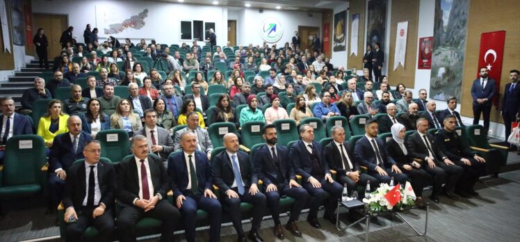 Adana'da kamu görevlileri dezenformasyonla mücadele eğitimi almaya başladı