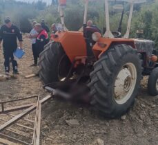 Adana'da traktörün altında kalan sürücü hayatını kaybetti