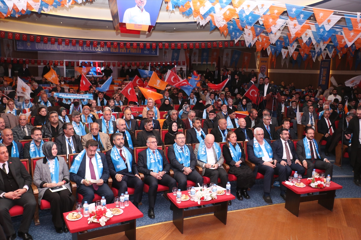 AK Parti'li Güler, Erzurum'da partisinin Palandöken ilçe kongresinde konuştu: