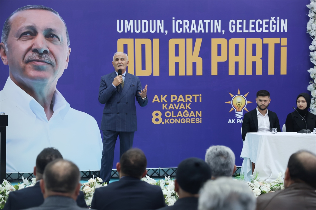 AK Parti'li Yılmaz, Samsun'da partisinin Kavak İlçe Kongresi'nde konuştu: