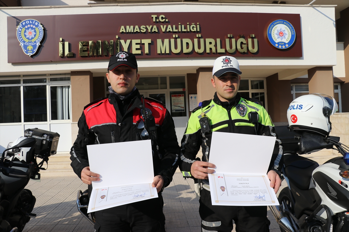 Amasya'da ileri sürüş teknikleri eğitimi alan motosikletli polisler görevlerine başladı