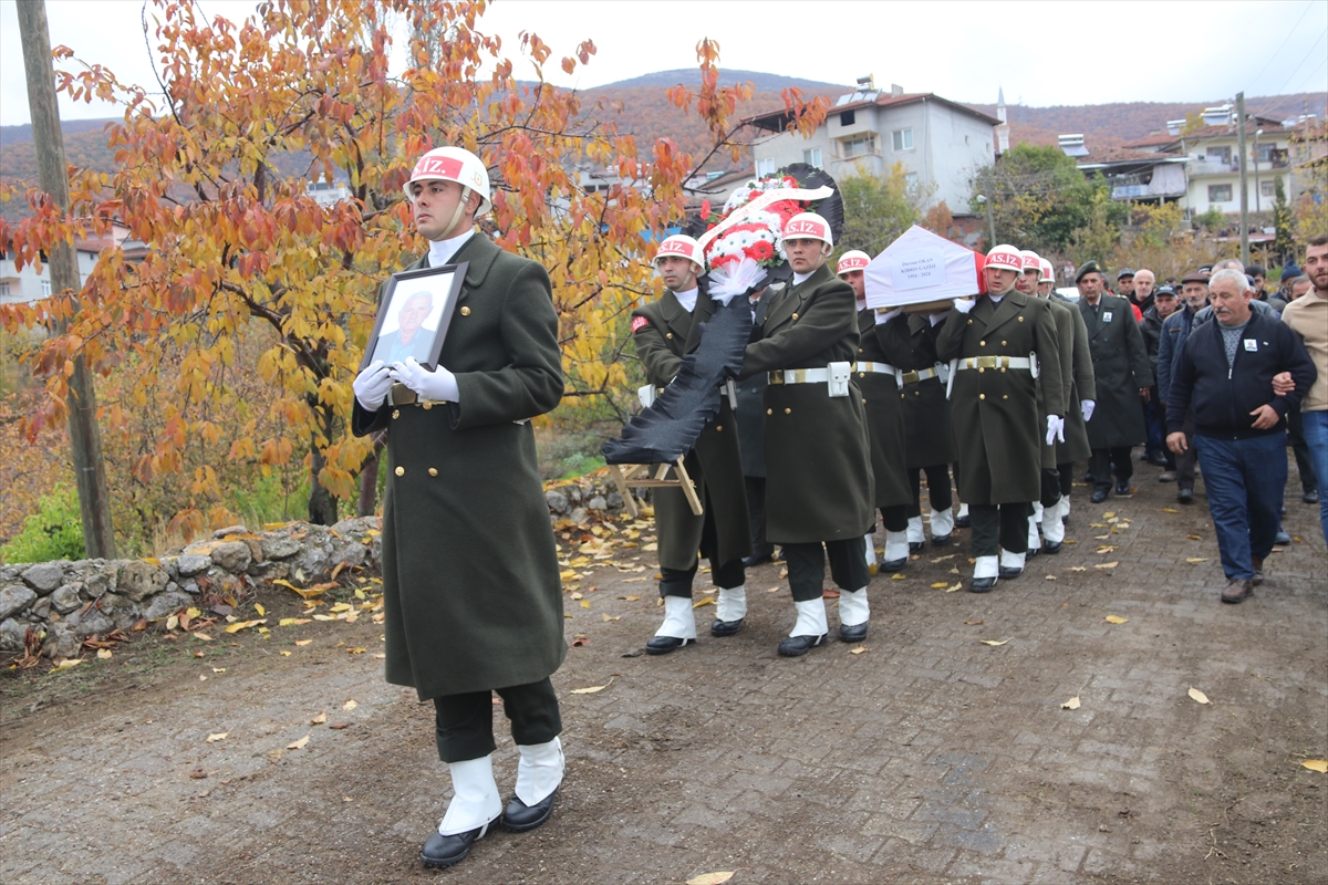 Amasya'da vefat eden Kıbrıs gazisi Dursun Okan son yolculuğuna uğurlandı