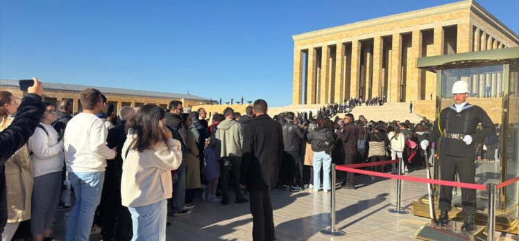 Anıtkabir'de 10 Kasım Atatürk'ü Anma Günü öncesi ziyaretçi yoğunluğu