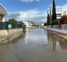 Antalya'da hortum ve kuvvetli sağanak seralara zarar verdi