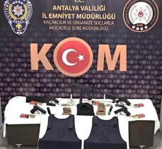 Antalya'da “nitelikli yağma” operasyonlarında yakalanan 65 zanlı tutuklandı