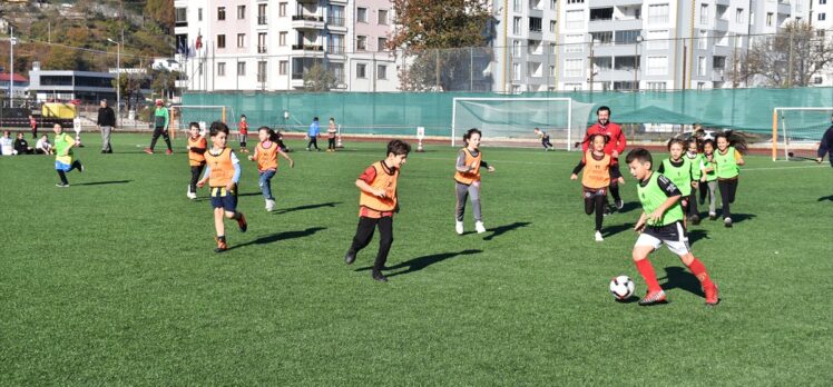 Artvin'de 13. Grassroots Herkes İçin Futbol Şenliği'nin 1. etabı düzenlendi