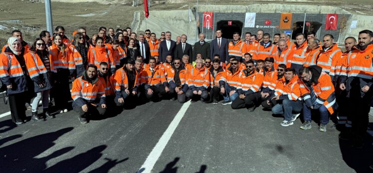 Bakan Uraloğlu, Aşık Şenlik Tüneli ve Bağlantı Yolu Açılış Töreni'nde konuştu: