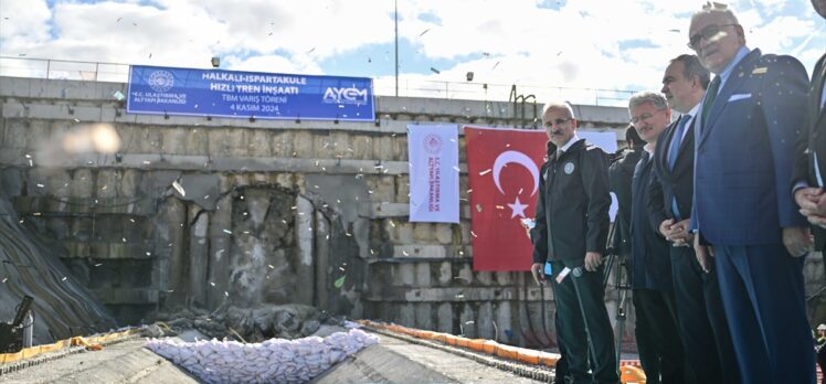 Bakan Uraloğlu, Halkalı-Ispartakule Demiryolu Hattı Işık Görme Töreni'nde konuştu: