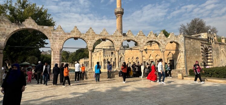 Balıklıgöl'de hafta sonu hareketliliği yaşanıyor