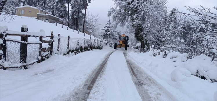 Bolu ve Bartın'da kar nedeniyle kapanan 150 köy yolu ulaşıma açıldı