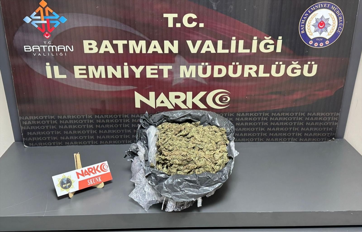 Batman'da bir otomobilde 2 kilo 40 gram sentetik uyuşturucu ele geçirildi