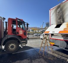 Bingöl'de bir bankanın mobil tırında çıkan yangın söndürüldü