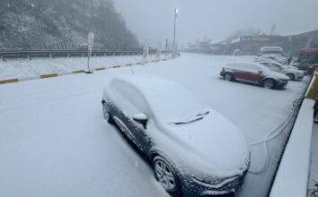 Bolu Dağı ile Kocaeli ve Sakarya'nın yüksek kesimlerinde kar etkili oldu