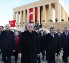 Büyük Önder Atatürk için Anıtkabir'de devlet töreni düzenlendi