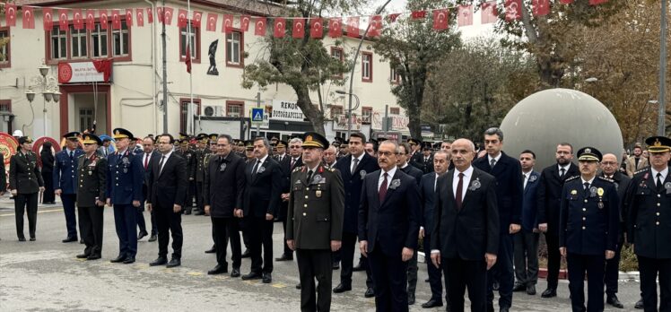 Büyük Önder Atatürk'ü anıyoruz