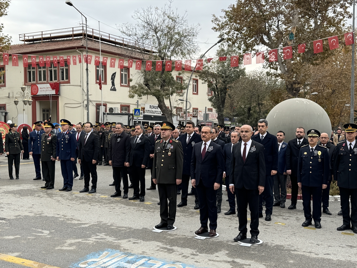 Büyük Önder Atatürk'ü anıyoruz