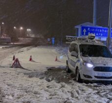 Çankırı'da kar yağışı nedeniyle yaylada mahsur kalan 4 kişi ekiplerce kurtarıldı