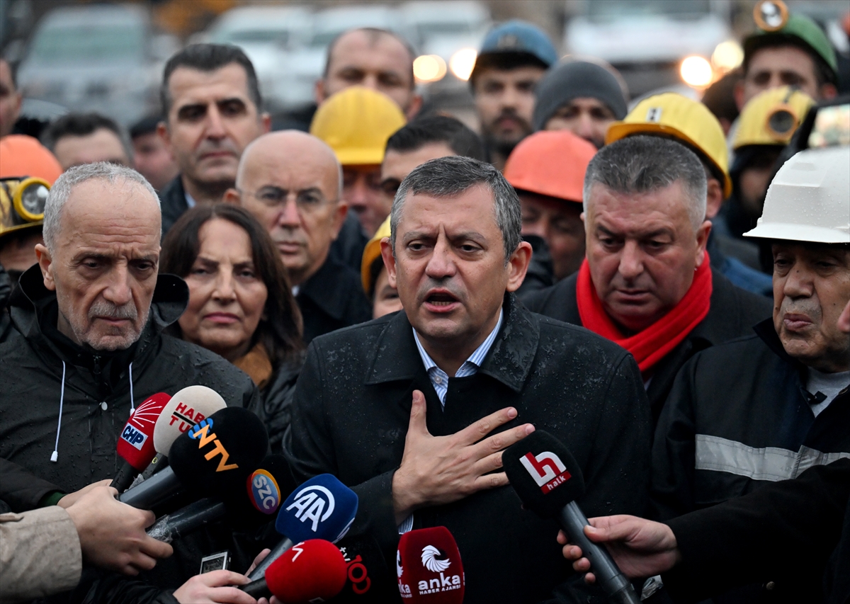 CHP Genel Başkanı Özel, Çayırhan Termik Santrali'ndeki madencileri ziyaret etti: