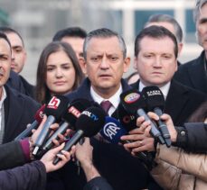 CHP Genel Başkanı Özel, tutuklu Ahmet Özer'i cezaevinde ziyaret etti: