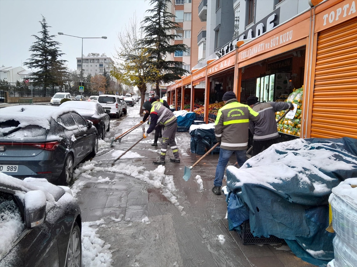 Çorum'da kar yağışı etkili oldu