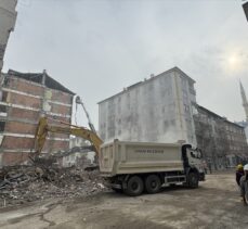 Çorum'da patlamada hasar gören binanın yıkımı tamamlandı