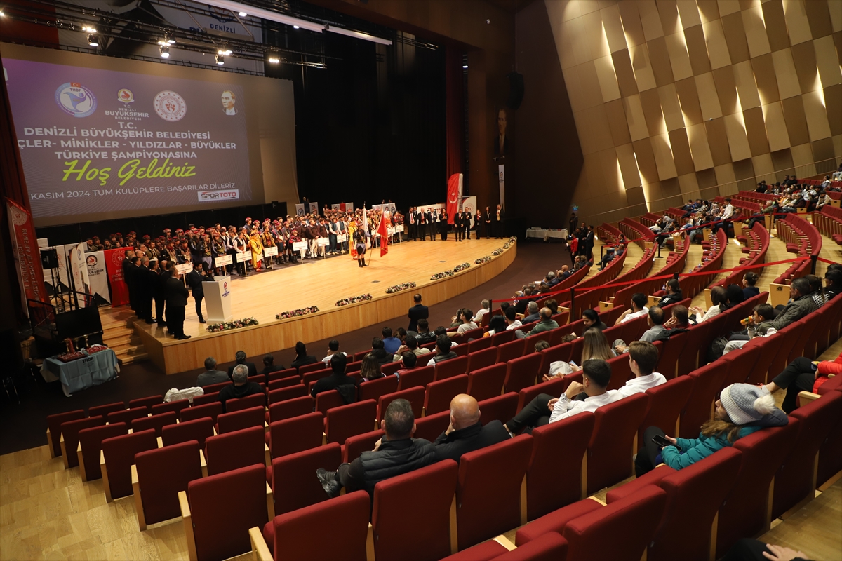 Denizli'de Halk Oyunları Kulüpler Türkiye Şampiyonası sona erdi